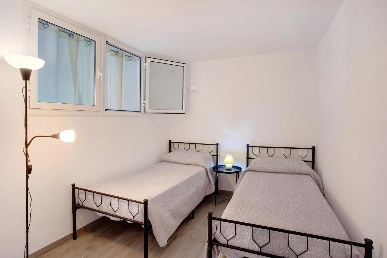 G House Dolceacqua Apartment 0*,